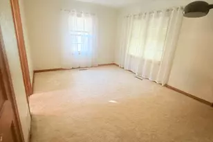 1679 Nevada Ave E, Saint Paul, MN 55106 - Photo 2