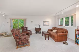 19580 Waterford Ct, Shorewood, MN 55331 - Photo 16