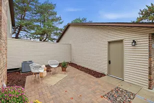 4711 Lund Point, Eagan, MN 55122 - Photo 40