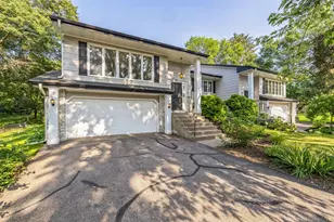 9505 Club House Rd, Eden Prairie, MN 55347 - Photo 2