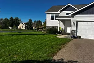 813 Hickory Curve, Watertown, MN 55388 - Photo 2