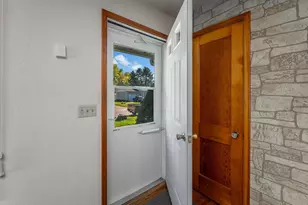 412 S Nicollet St, Blue Earth, MN 56013 - Photo 2