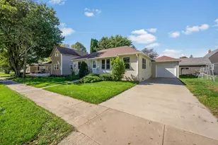 412 S Nicollet St, Blue Earth, MN 56013 - Photo 1