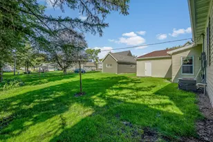 412 S Nicollet St, Blue Earth, MN 56013 - Photo 34