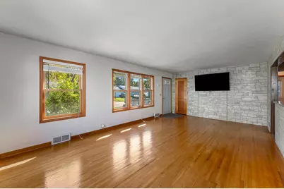 412 S Nicollet Street, Blue Earth, MN 56013 - Photo 4