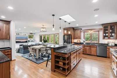 8370 W Lake Drive, Chanhassen, MN 55317 - Photo 2