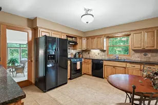 9923 Brookside Cir, Bloomington, MN 55431 - Photo 14