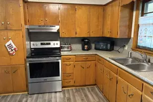 830 5th St W, Hastings, MN 55033 - Photo 2