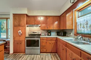 830 5th St W, Hastings, MN 55033 - Photo 6