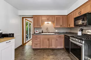 4333 Diamond Dr, Eagan, MN 55122 - Photo 10