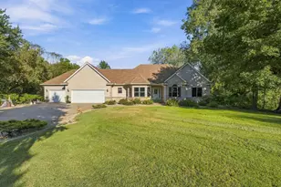 975 Jewel Ave N, Lake Elmo, MN 55042 - Photo 2