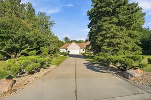 975 Jewel Ave N, Lake Elmo, MN 55042 - Photo 4