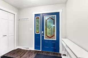 817 Kenwood Ln, Maplewood, MN 55117 - Photo 2