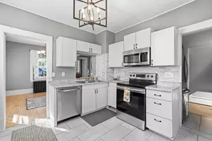 211 Morton Street E, Saint Paul, MN 55107 - Photo 10