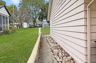 219 E Hollett St, Tracy, MN 56175 - Photo 12