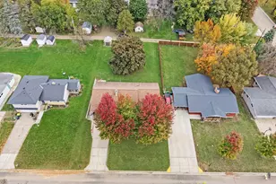 219 E Hollett St, Tracy, MN 56175 - Photo 38