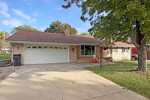 219 E Hollett St, Tracy, MN 56175 - Photo 8