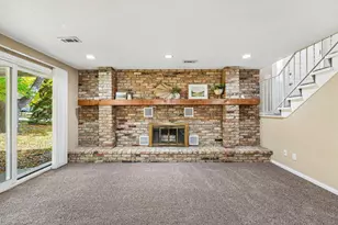 6852 MacBeth Cir, Woodbury, MN 55125 - Photo 4