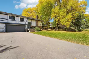 6852 MacBeth Cir, Woodbury, MN 55125 - Photo 40
