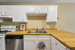 6852 MacBeth Cir, Woodbury, MN 55125 - Photo 8