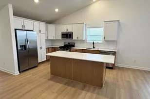 1907 Dogwood Ct, Carver, MN 55315 - Photo 2