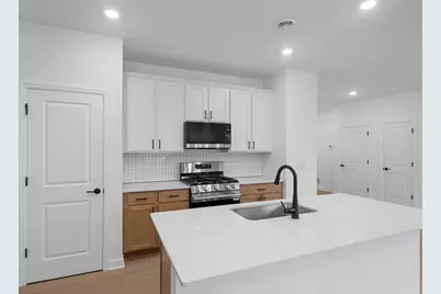 18364 Gladhurst Lane, Lakeville, MN 55044 - Photo 4