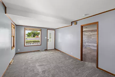 220 N Chestnut Street, Belle Plaine, MN 56011 - Photo 2