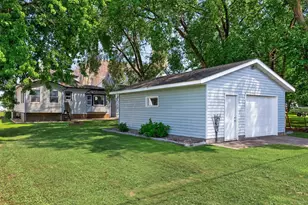 220 N Chestnut St, Belle Plaine, MN 56011 - Photo 14