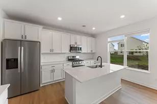 18365 Gladiator Dr, Lakeville, MN 55068 - Photo 2