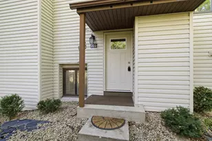 289 River Woods Ln, Burnsville, MN 55337 - Photo 4