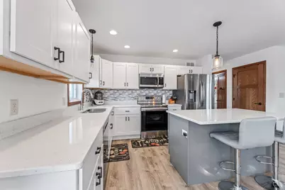 809 24th Avenue NW, Austin, MN 55912 - Photo 8
