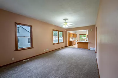 305 N Secor Street, Bricelyn, MN 56014 - Photo 8