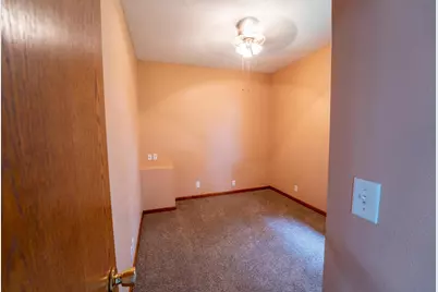 305 N Secor Street, Bricelyn, MN 56014 - Photo 12