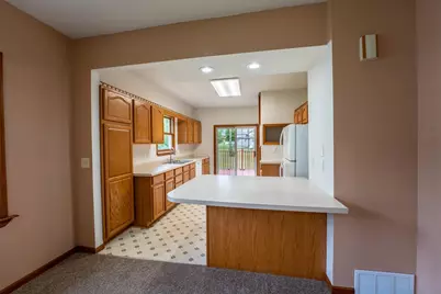 305 N Secor Street, Bricelyn, MN 56014 - Photo 6