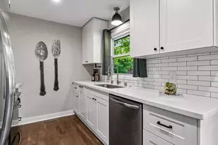 501 Laredo Ln, Chanhassen, MN 55317 - Photo 8