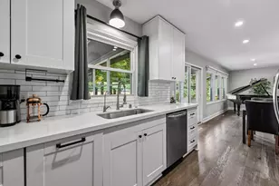 501 Laredo Ln, Chanhassen, MN 55317 - Photo 10