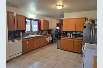 216 N Front Street, Okabena, MN 56161 - Photo 4
