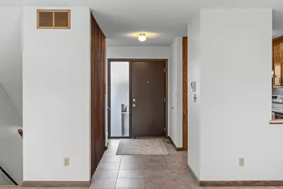6612 Gretchen Lane N, Oakdale, MN 55128 - Photo 6