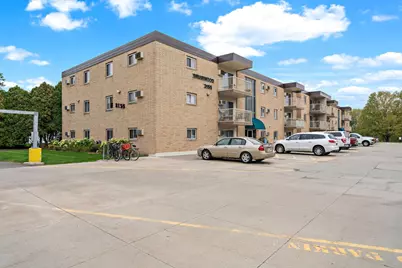 3155 Old Highway 8 #304, Roseville, MN 55418 - Photo 2
