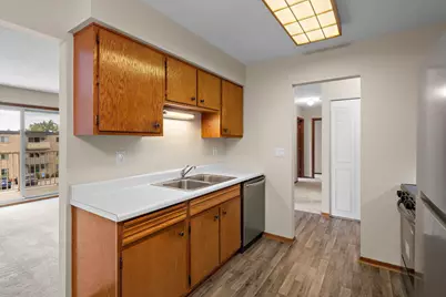 3155 Old Highway 8 #304, Roseville, MN 55418 - Photo 10