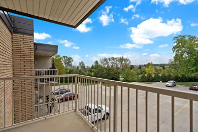 3155 Old Highway 8 #304, Roseville, MN 55418 - Photo 4