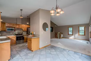 50 Canterbury Ct, Mankato, MN 56001 - Photo 10