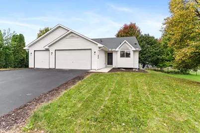 820 S Maple Street, Belle Plaine, MN 56011 - Photo 2