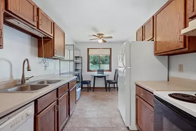 5284 Greenfield Avenue, Mounds View, MN 55112 - Photo 6