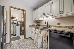 13390 Hughes Ct, Apple Valley, MN 55124 - Photo 18