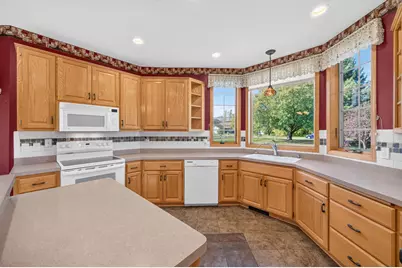 28319 Lakeside Lane, Lindstrom, MN 55045 - Photo 10