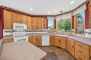 28319 Lakeside Ln, Lindstrom, MN 55045 - Photo 10