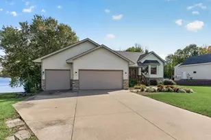 28319 Lakeside Ln, Lindstrom, MN 55045 - Photo 2