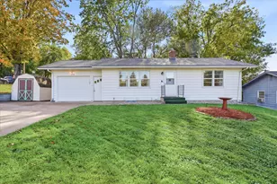 218 Maple St, Le Sueur, MN 56058 - Photo 2