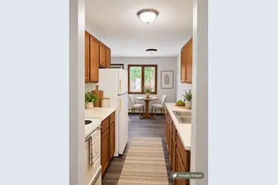 222 6th Street SW #2, Madelia, MN 56062 - Photo 2